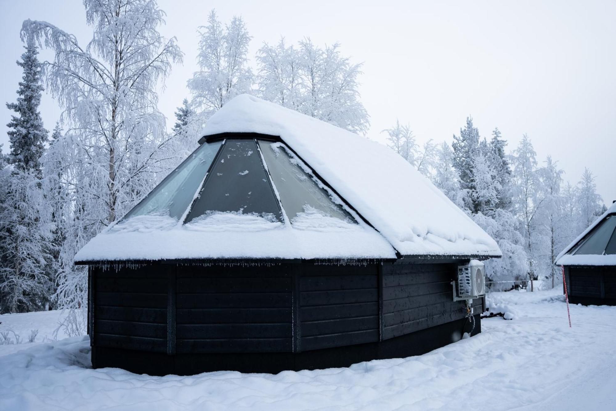 Pyhän Asteli Log Cottages Pyhätunturi Exteriör bild